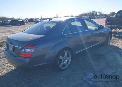 2007 Mercedes-Benz S 550 z USA, uszkodzony, nr VIN WDDNG71X47A122845